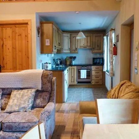 Ballyglass Thatched Holiday home Knockcroghery